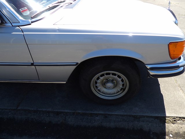 Oldtimer, mercedes-benz, w116 450sel, grijs-metallic, circa 1973 - afbeelding 123 van  191