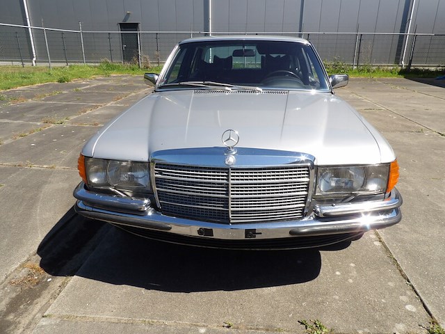Oldtimer, mercedes-benz, w116 450sel, grijs-metallic, circa 1973 - afbeelding 115 van  191