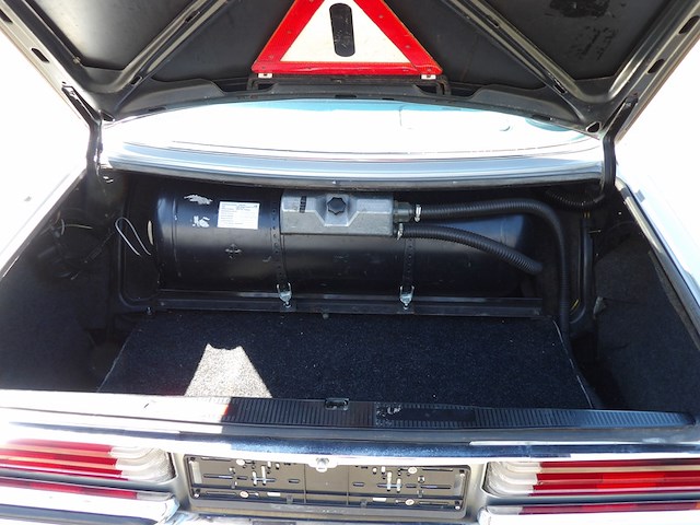 Oldtimer, mercedes-benz, w116 450sel, grijs-metallic, circa 1973 - afbeelding 155 van  191