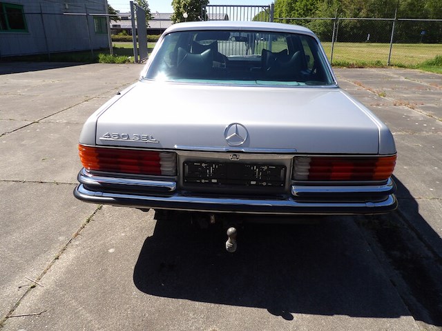 Oldtimer, mercedes-benz, w116 450sel, grijs-metallic, circa 1973 - afbeelding 159 van  191