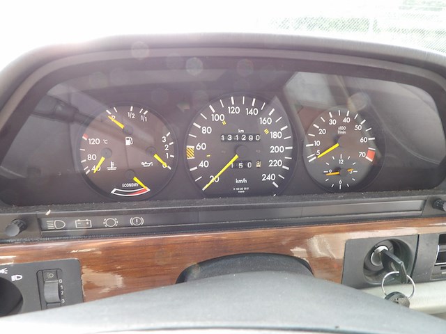 Oldtimer, mercedes-benz, w126 380se, blauw, 1980 - afbeelding 11 van  74