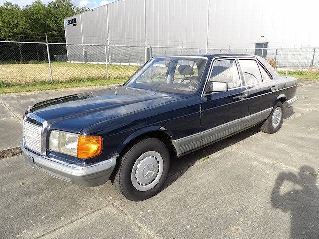 Oldtimer, mercedes-benz, w126 380se, blauw, 1980 - afbeelding 1 van  74