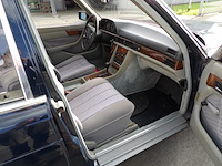 Oldtimer, mercedes-benz, w126 380se, blauw, 1980 - afbeelding 30 van  74