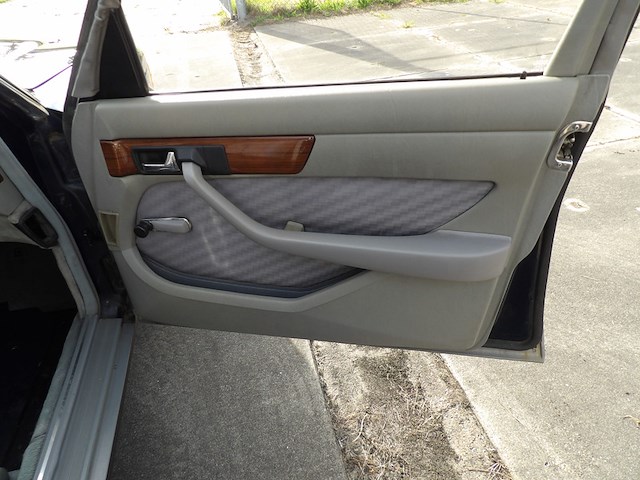 Oldtimer, mercedes-benz, w126 380se, blauw, 1980 - afbeelding 31 van  74