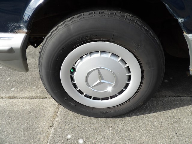 Oldtimer, mercedes-benz, w126 380se, blauw, 1980 - afbeelding 37 van  74