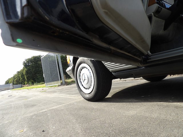 Oldtimer, mercedes-benz, w126 380se, blauw, 1980 - afbeelding 42 van  74