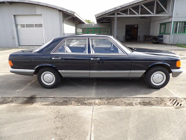 Oldtimer, mercedes-benz, w126 380se, blauw, 1980 - afbeelding 34 van  74