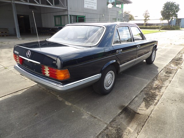 Oldtimer, mercedes-benz, w126 380se, blauw, 1980 - afbeelding 45 van  74