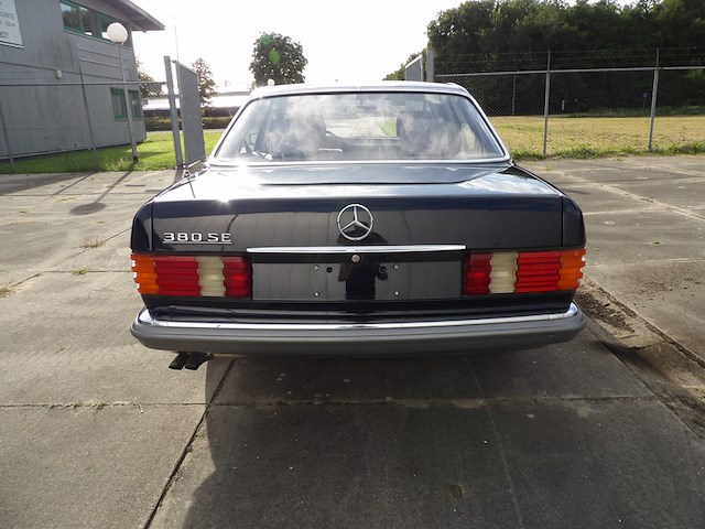 Oldtimer, mercedes-benz, w126 380se, blauw, 1980 - afbeelding 56 van  74