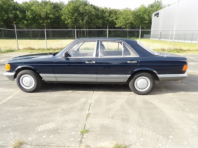 Oldtimer, mercedes-benz, w126 380se, blauw, 1980 - afbeelding 73 van  74
