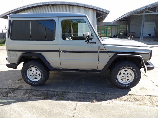 Oldtimer, mercedes-benz, w460 g-klasse 300gd, grijs-metallic, 1984 - afbeelding 127 van  192