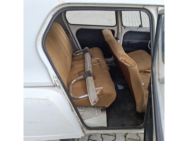 Oldtimer personenauto, citroen, ayb-am dyane 6 commercial, wit, 1969 - afbeelding 24 van  52
