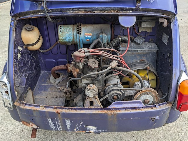 Oldtimer personenauto, fiat, 600l, 1972 - afbeelding 13 van  49