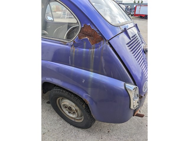 Oldtimer personenauto, fiat, 600l, 1972 - afbeelding 19 van  49