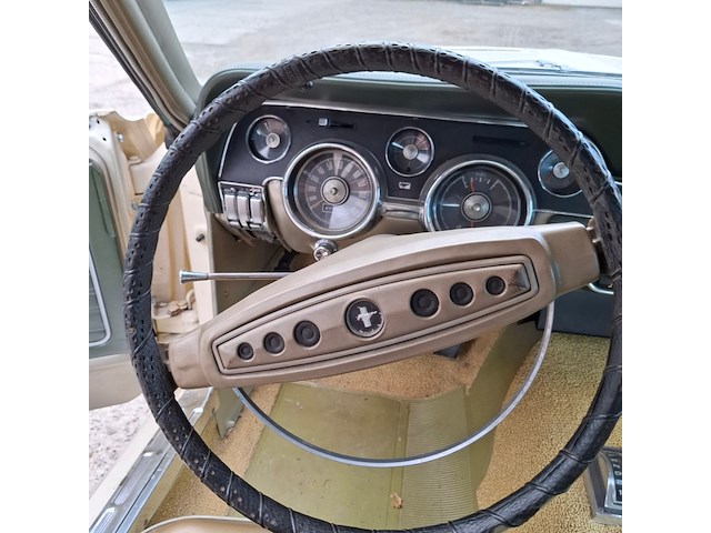 Oldtimer personenauto, ford, mustang, 1968 - afbeelding 14 van  57