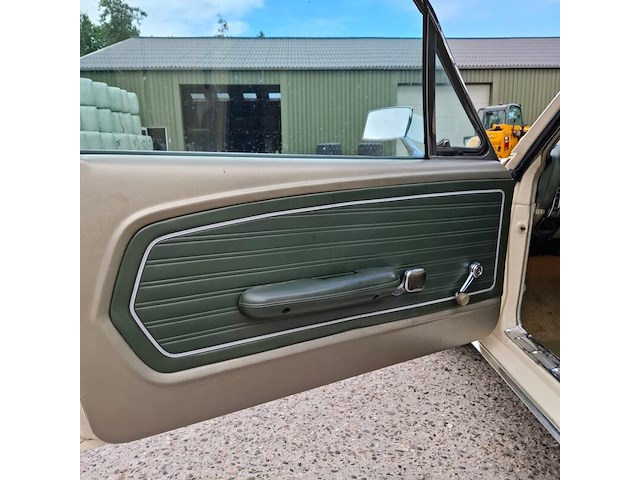 Oldtimer personenauto, ford, mustang, 1968 - afbeelding 17 van  57