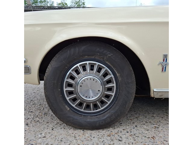 Oldtimer personenauto, ford, mustang, 1968 - afbeelding 19 van  57