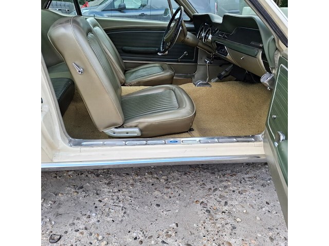Oldtimer personenauto, ford, mustang, 1968 - afbeelding 29 van  57