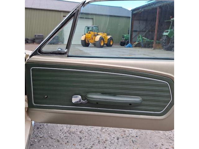 Oldtimer personenauto, ford, mustang, 1968 - afbeelding 31 van  57