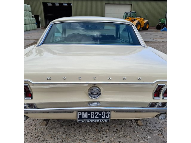 Oldtimer personenauto, ford, mustang, 1968 - afbeelding 38 van  57