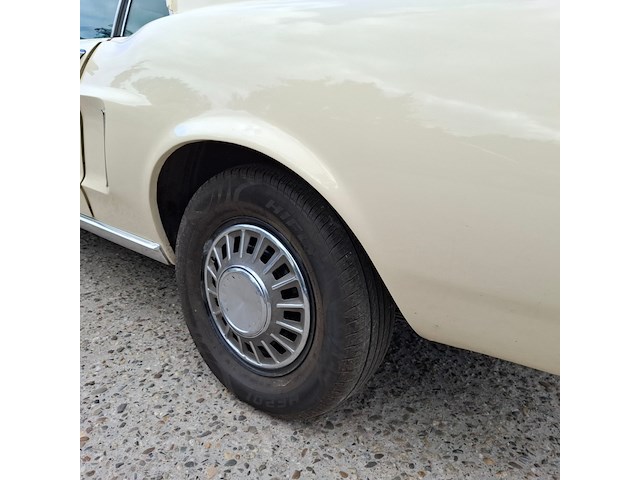 Oldtimer personenauto, ford, mustang, 1968 - afbeelding 40 van  57