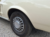 Oldtimer personenauto, ford, mustang, 1968 - afbeelding 40 van  57
