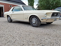 Oldtimer personenauto, ford, mustang, 1968 - afbeelding 34 van  57