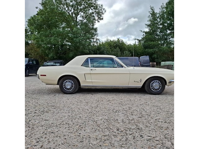 Oldtimer personenauto, ford, mustang, 1968 - afbeelding 45 van  57