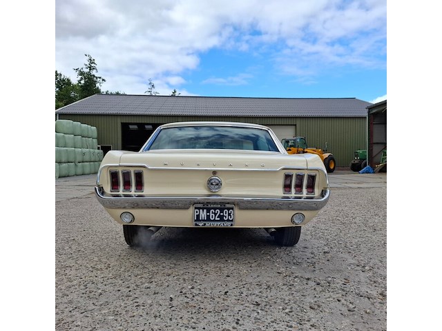 Oldtimer personenauto, ford, mustang, 1968 - afbeelding 55 van  57