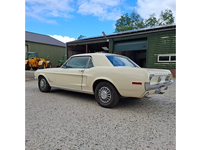 Oldtimer personenauto, ford, mustang, 1968 - afbeelding 56 van  57
