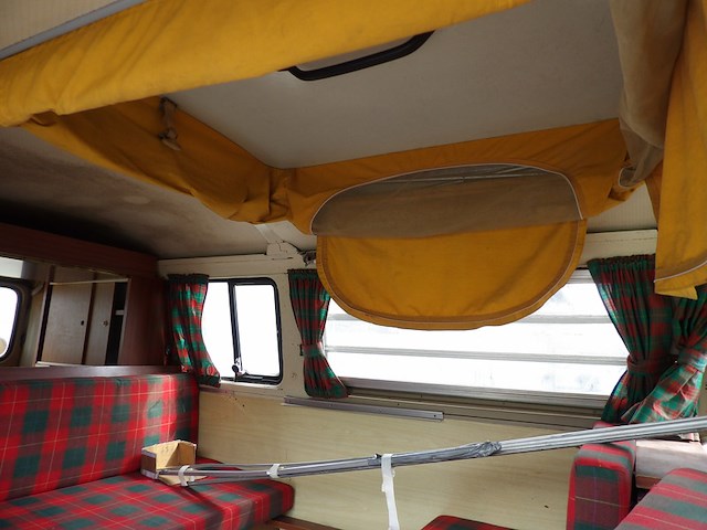 Oldtimer restauratieobject, volkswagen, t2a amescador camper, wit, 1969 - afbeelding 18 van  51