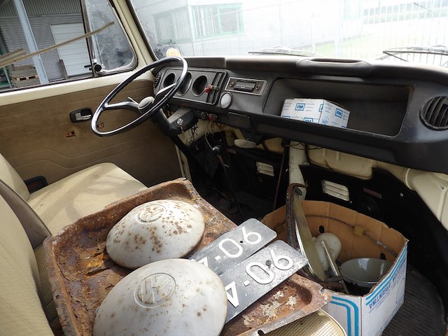 Oldtimer restauratieobject, volkswagen, t2a amescador camper, wit, 1969 - afbeelding 22 van  51
