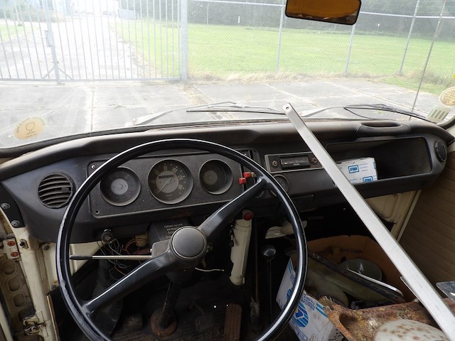 Oldtimer restauratieobject, volkswagen, t2a amescador camper, wit, 1969 - afbeelding 31 van  51
