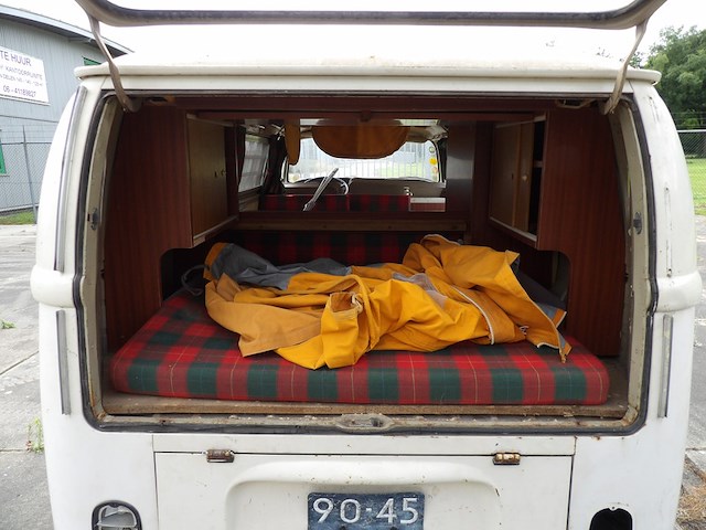 Oldtimer restauratieobject, volkswagen, t2a amescador camper, wit, 1969 - afbeelding 36 van  51