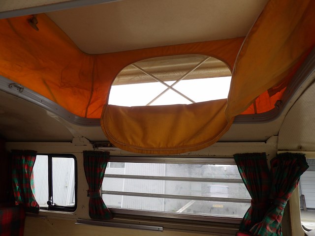 Oldtimer restauratieobject, volkswagen, t2a amescador camper, wit, 1969 - afbeelding 42 van  51
