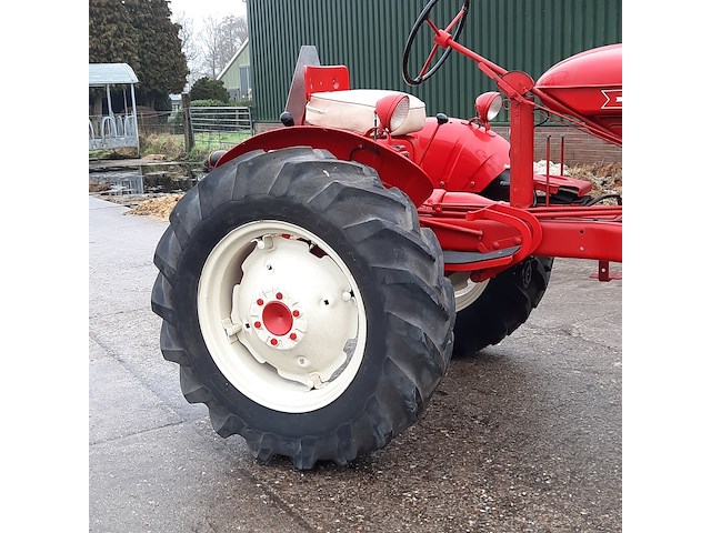 Oldtimer tractor cockshutt, 20, bouwjaar 1953 - afbeelding 28 van  29