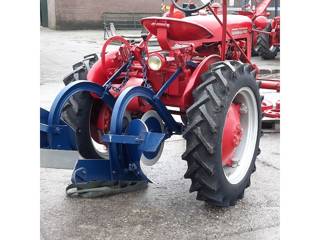 Oldtimer tractor farmall, cub, bouwjaar 1947 - afbeelding 2 van  40