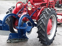 Oldtimer tractor farmall, cub, bouwjaar 1947 - afbeelding 2 van  40