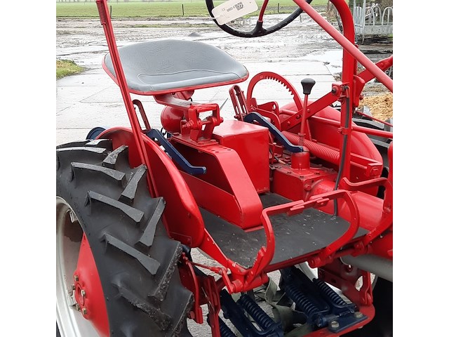 Oldtimer tractor farmall, cub, bouwjaar 1947 - afbeelding 5 van  40