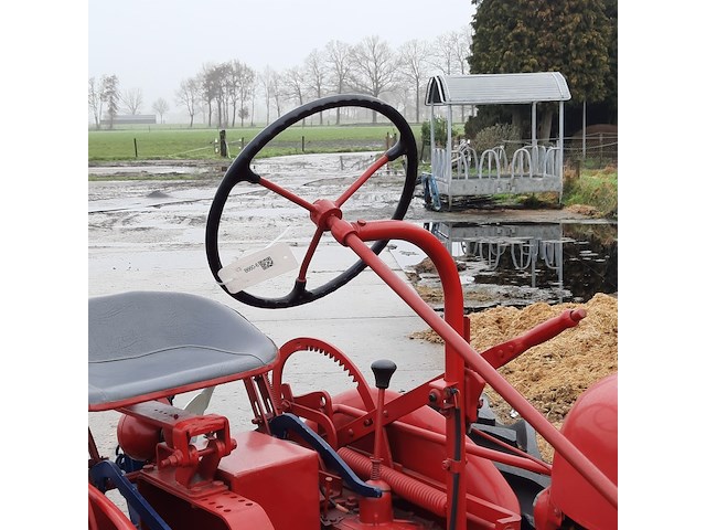 Oldtimer tractor farmall, cub, bouwjaar 1947 - afbeelding 6 van  40