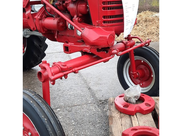 Oldtimer tractor farmall, cub, bouwjaar 1947 - afbeelding 9 van  40