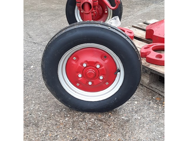 Oldtimer tractor farmall, cub, bouwjaar 1947 - afbeelding 14 van  40