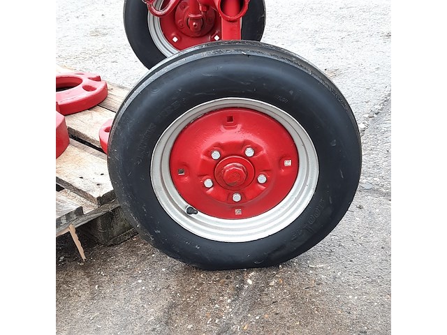 Oldtimer tractor farmall, cub, bouwjaar 1947 - afbeelding 15 van  40