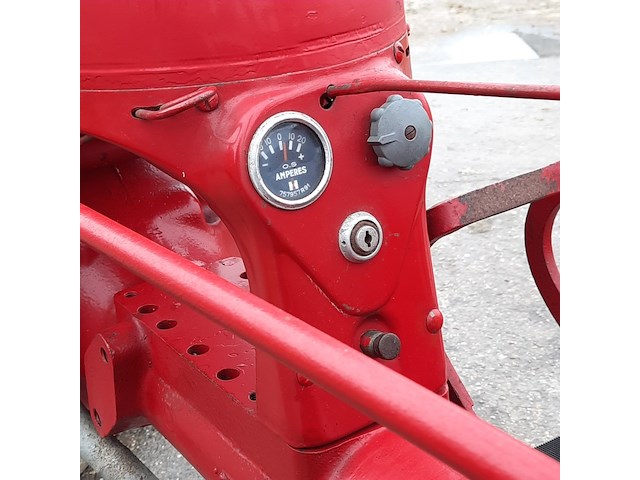 Oldtimer tractor farmall, cub, bouwjaar 1947 - afbeelding 16 van  40
