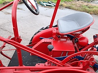Oldtimer tractor farmall, cub, bouwjaar 1947 - afbeelding 17 van  40