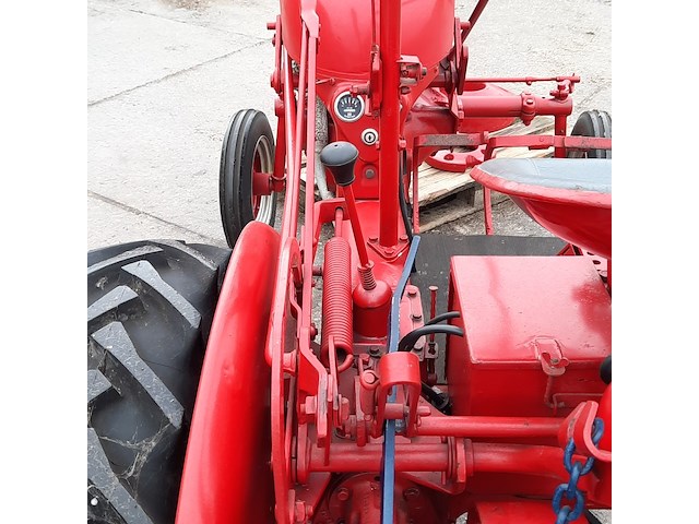 Oldtimer tractor farmall, cub, bouwjaar 1947 - afbeelding 19 van  40