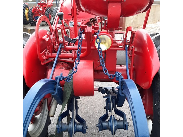Oldtimer tractor farmall, cub, bouwjaar 1947 - afbeelding 21 van  40