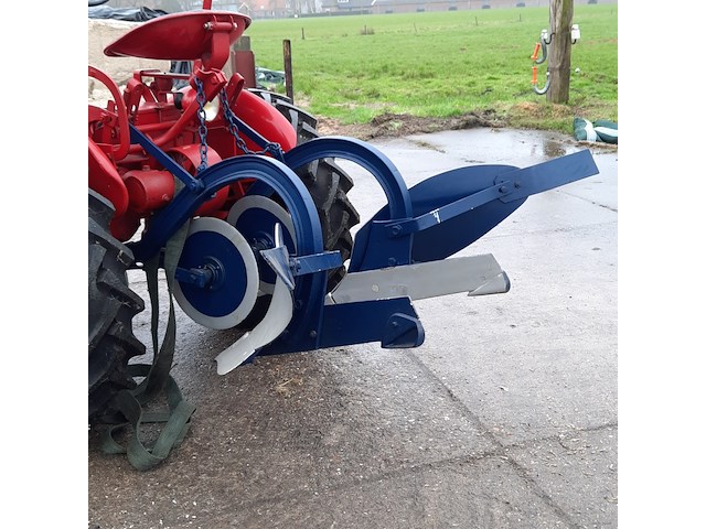 Oldtimer tractor farmall, cub, bouwjaar 1947 - afbeelding 22 van  40