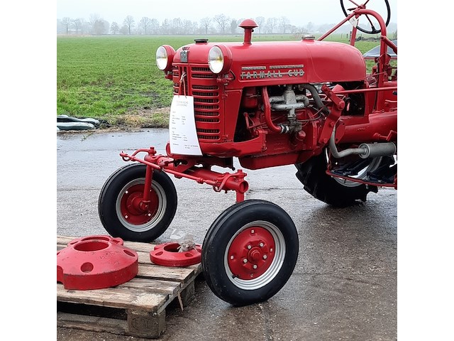 Oldtimer tractor farmall, cub, bouwjaar 1947 - afbeelding 12 van  40