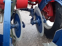 Oldtimer tractor farmall, cub, bouwjaar 1947 - afbeelding 24 van  40